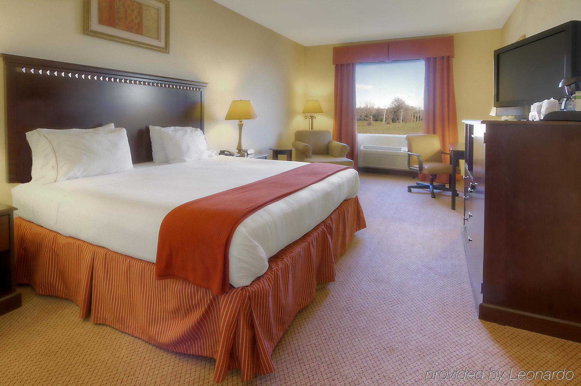Holiday Inn Express Hotel & Suites Clarksville Esterno foto