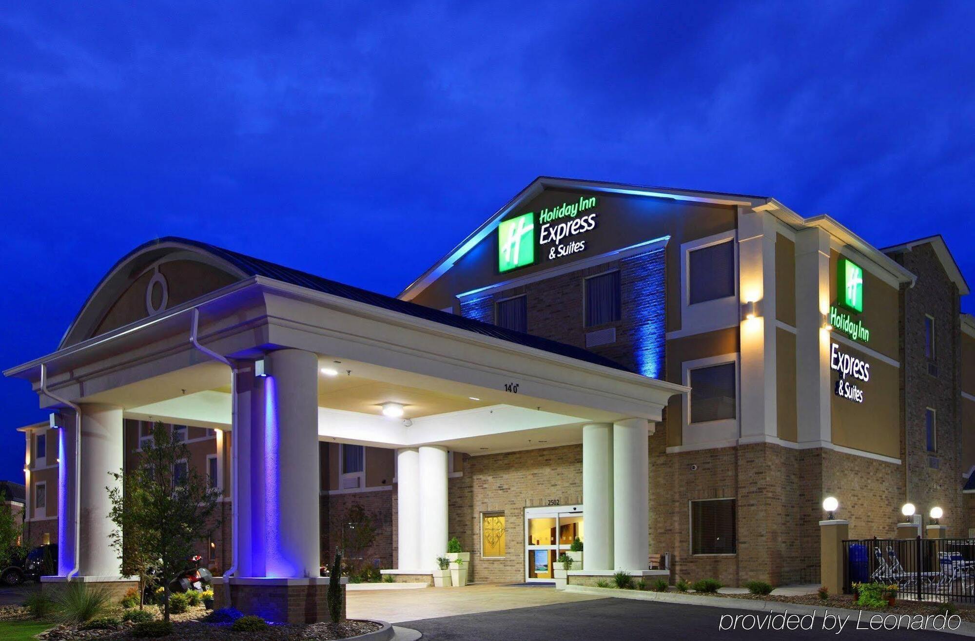Holiday Inn Express Hotel & Suites Clarksville Esterno foto